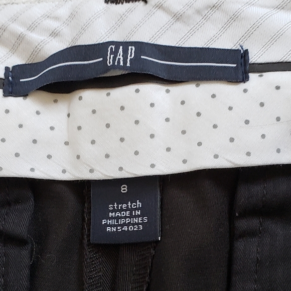 GAP Bermuda Stretch Shorts - Picture 11 of 11